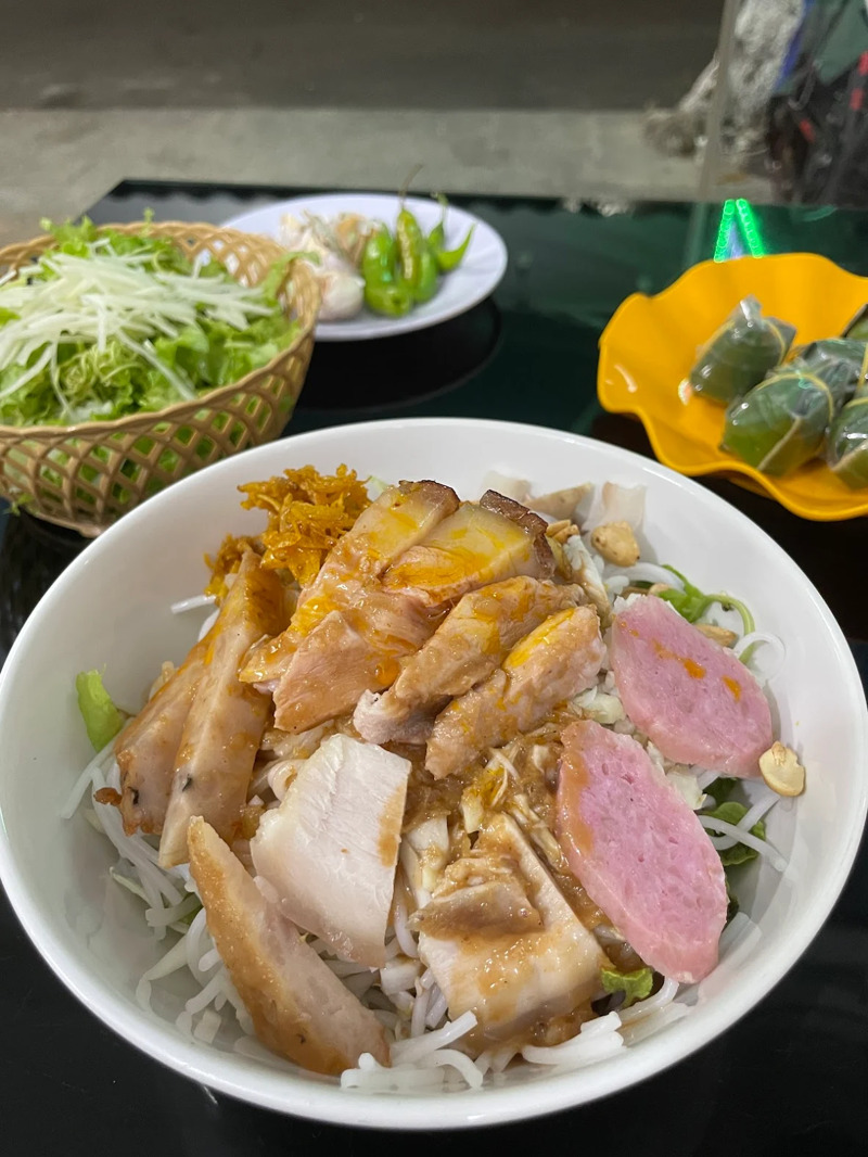Đặc sản b&uacute;n mắm n&ecirc;m Đ&agrave; Nẵng qu&aacute;n Li&ecirc;m thơm ngon đậm đ&agrave; tại đường Đo&agrave;n Thị Điểm&nbsp;
